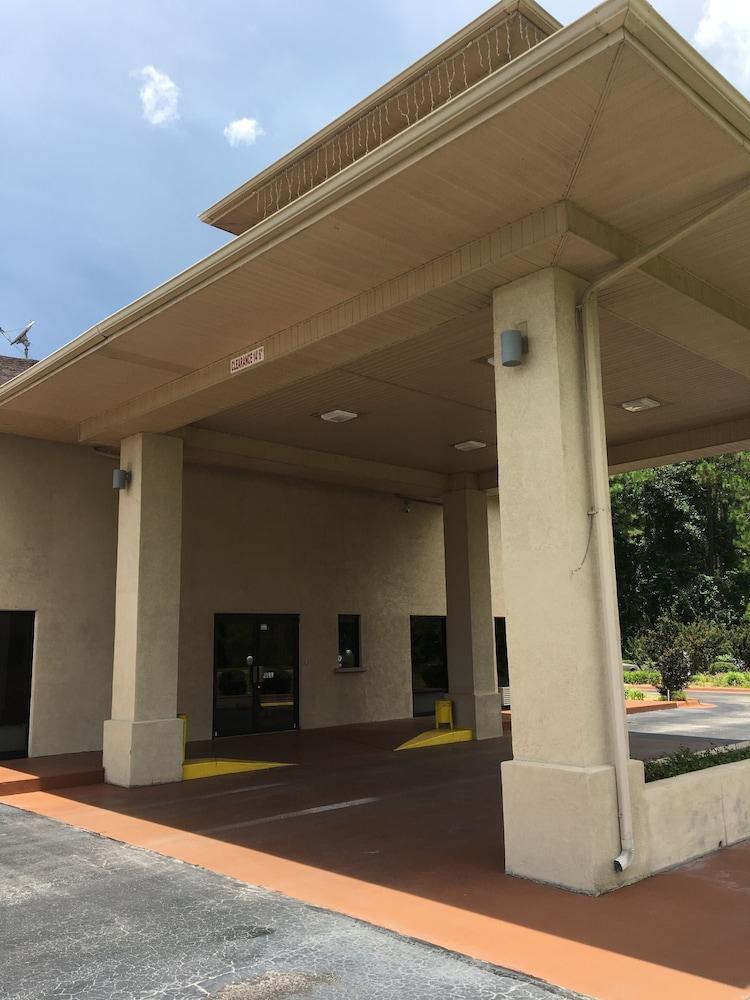 Days Inn By Wyndham Lake City I-10 Екстер'єр фото