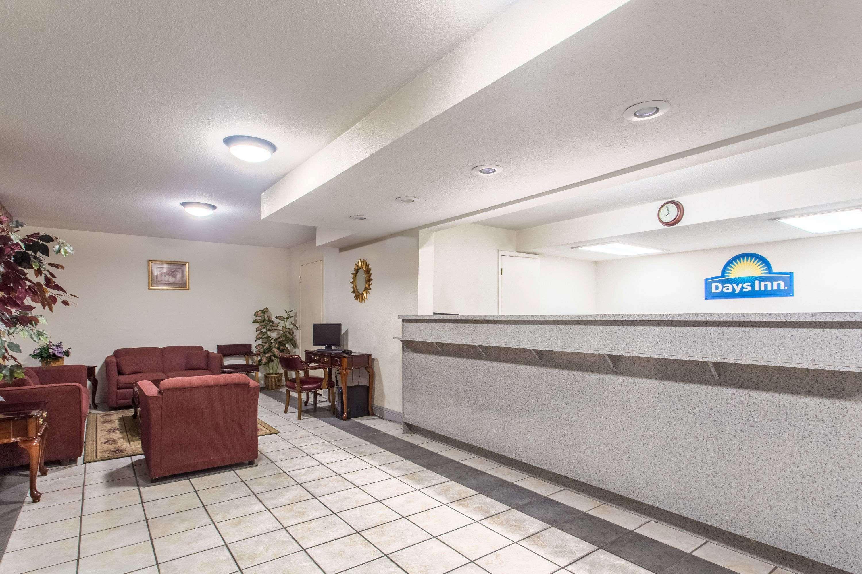 Days Inn By Wyndham Lake City I-10 Екстер'єр фото